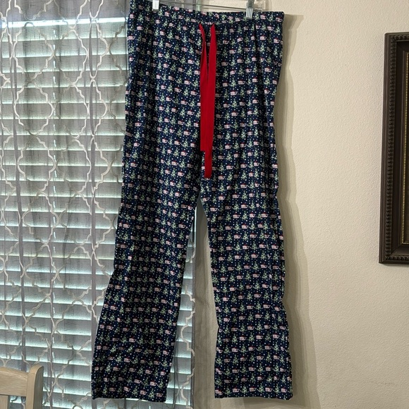 Vineyard Vines Other - Vineyard Vines Santa Whale Pajamas size Small